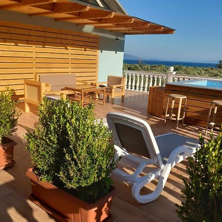 Irini'S Guesthouse Qeparo Dış mekan fotoğraf