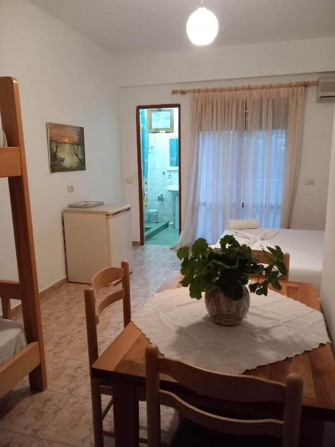 Irini'S Guesthouse Qeparo Dış mekan fotoğraf