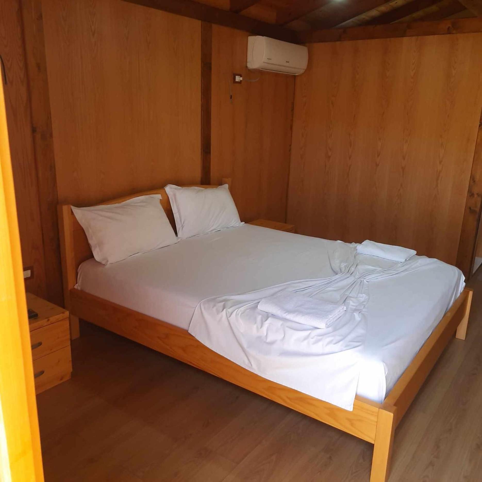Irini'S Guesthouse Qeparo Dış mekan fotoğraf