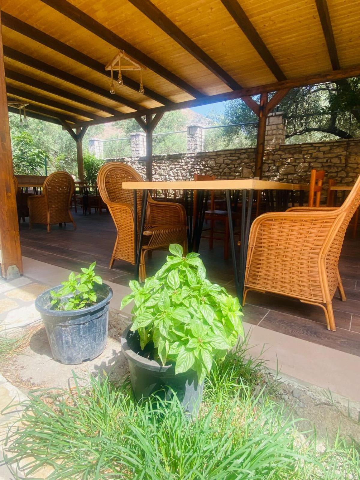 Irini'S Guesthouse Qeparo Dış mekan fotoğraf